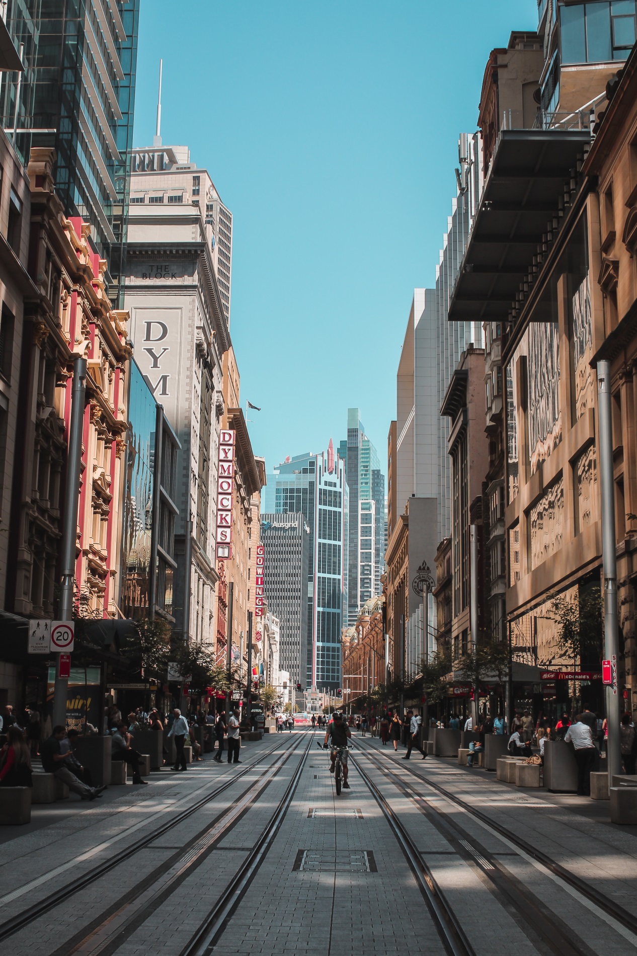 C:\Users\user\Downloads\laura-cros-719858-unsplash (1).jpg