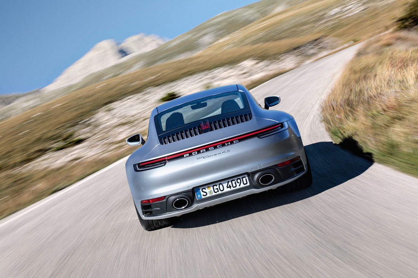 C:\Users\Jialing\Desktop\20181212\625-Car Guide\911-full\5bfd324eec05c4022c0000ae.jpg