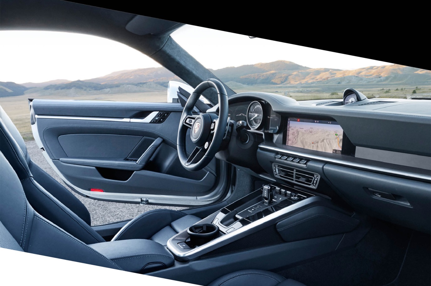 C:\Users\Jialing\Desktop\20181212\625-Car Guide\911-full\5bfd324fec05c4022c0000e0.jpg