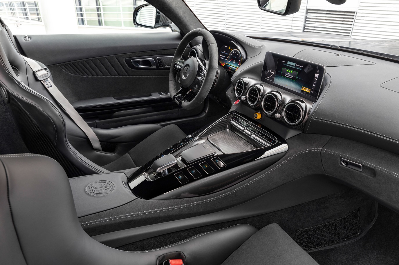 C:\Users\Jialing\Desktop\20181219\626-Car Guide\AMG-touban\5c00ef6cec05c47e52000167.jpg