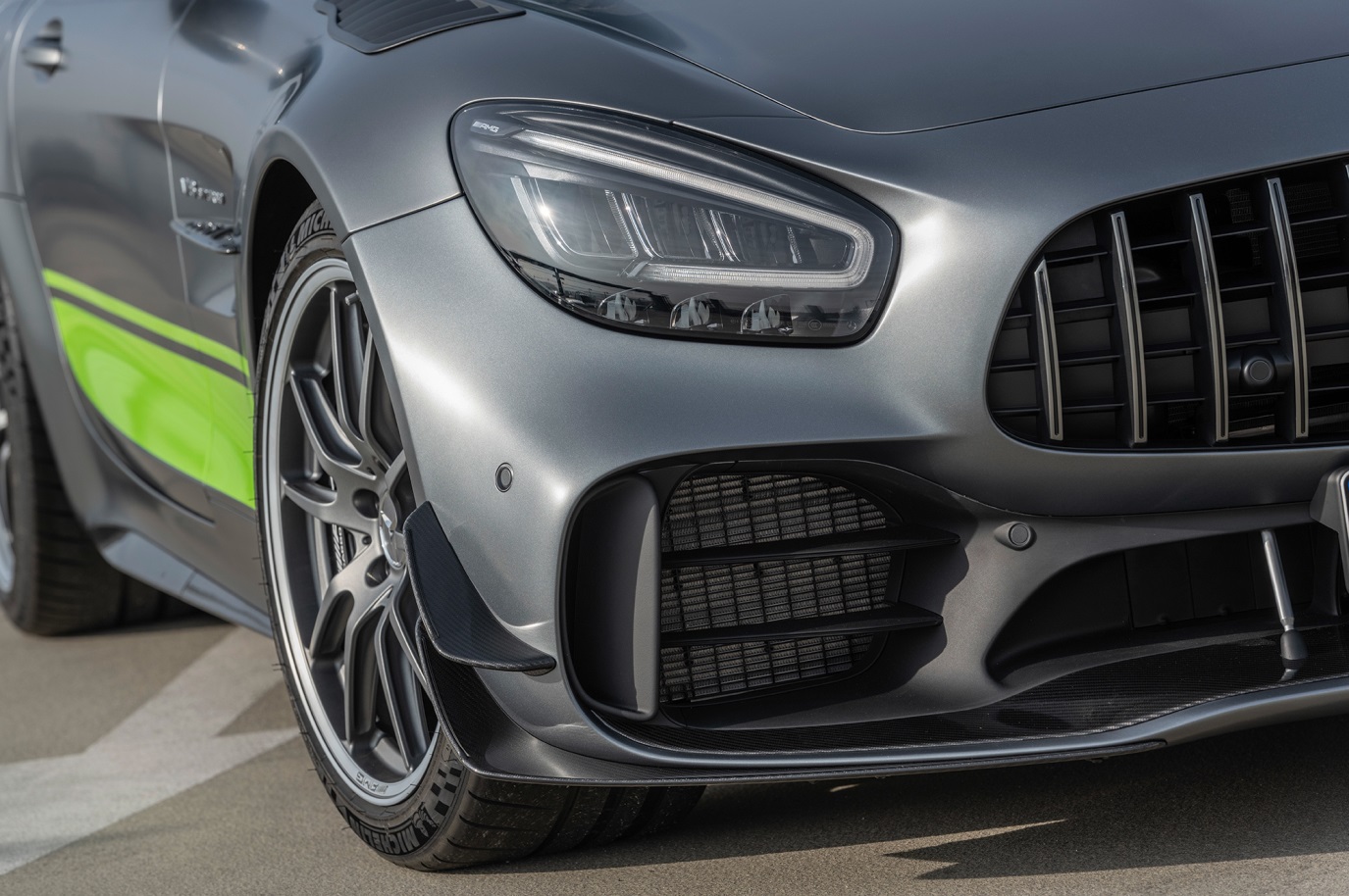 C:\Users\Jialing\Desktop\20181219\626-Car Guide\AMG-touban\5c00ef97ec05c4fd360000ff.jpg