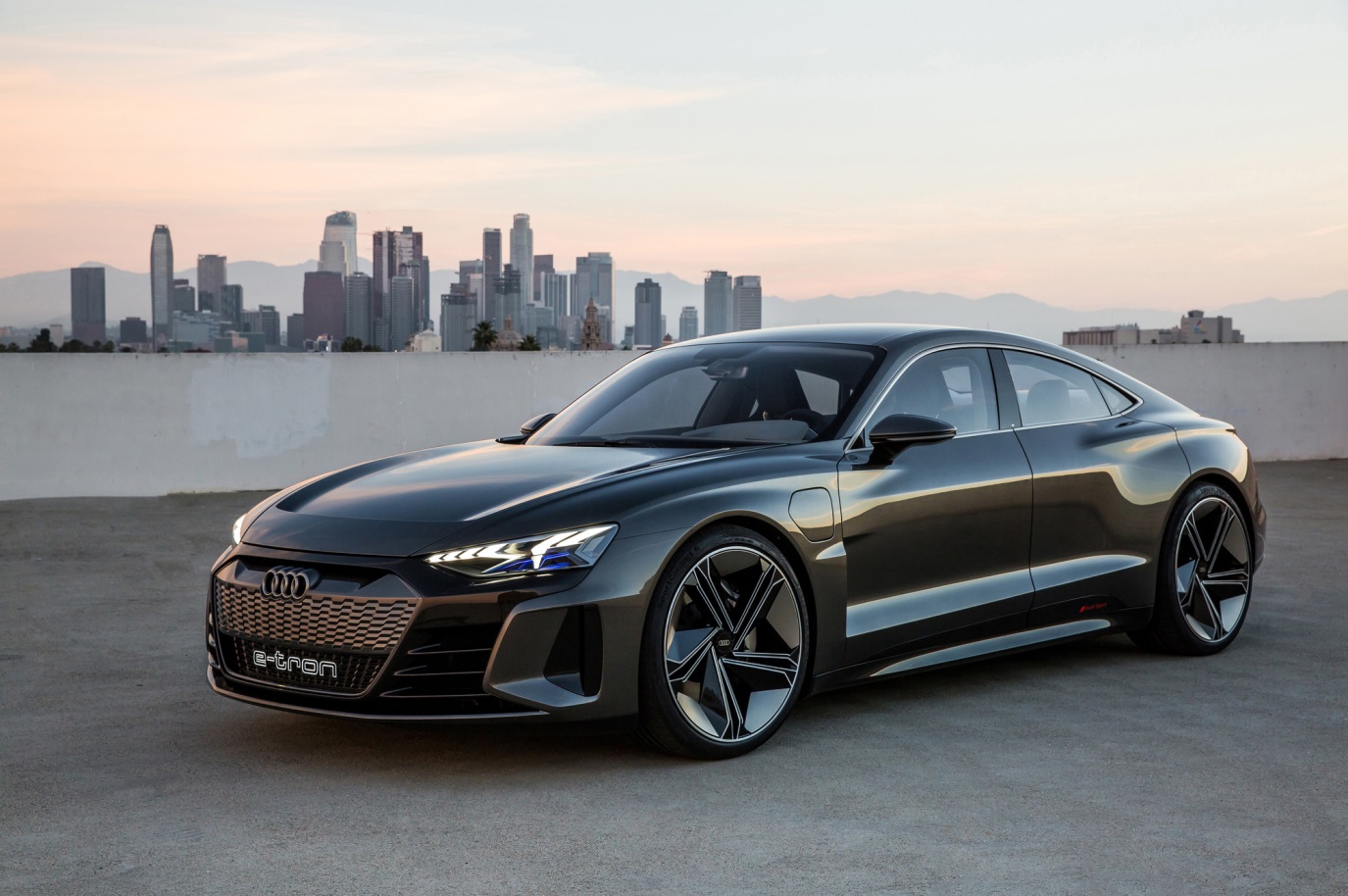 C:\Users\user\Desktop\20181205\624-Car Guide\audi-full\5bff6c31ec05c4e24100000e.jpg