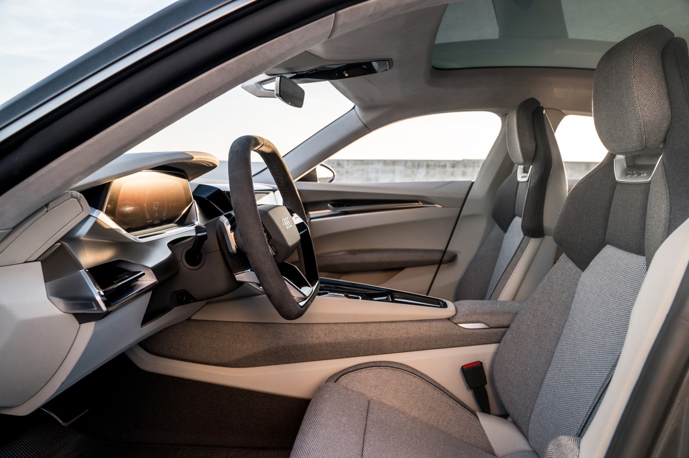 C:\Users\user\Desktop\20181205\624-Car Guide\audi-full\5bff6da8ec05c4f16c000052.jpg