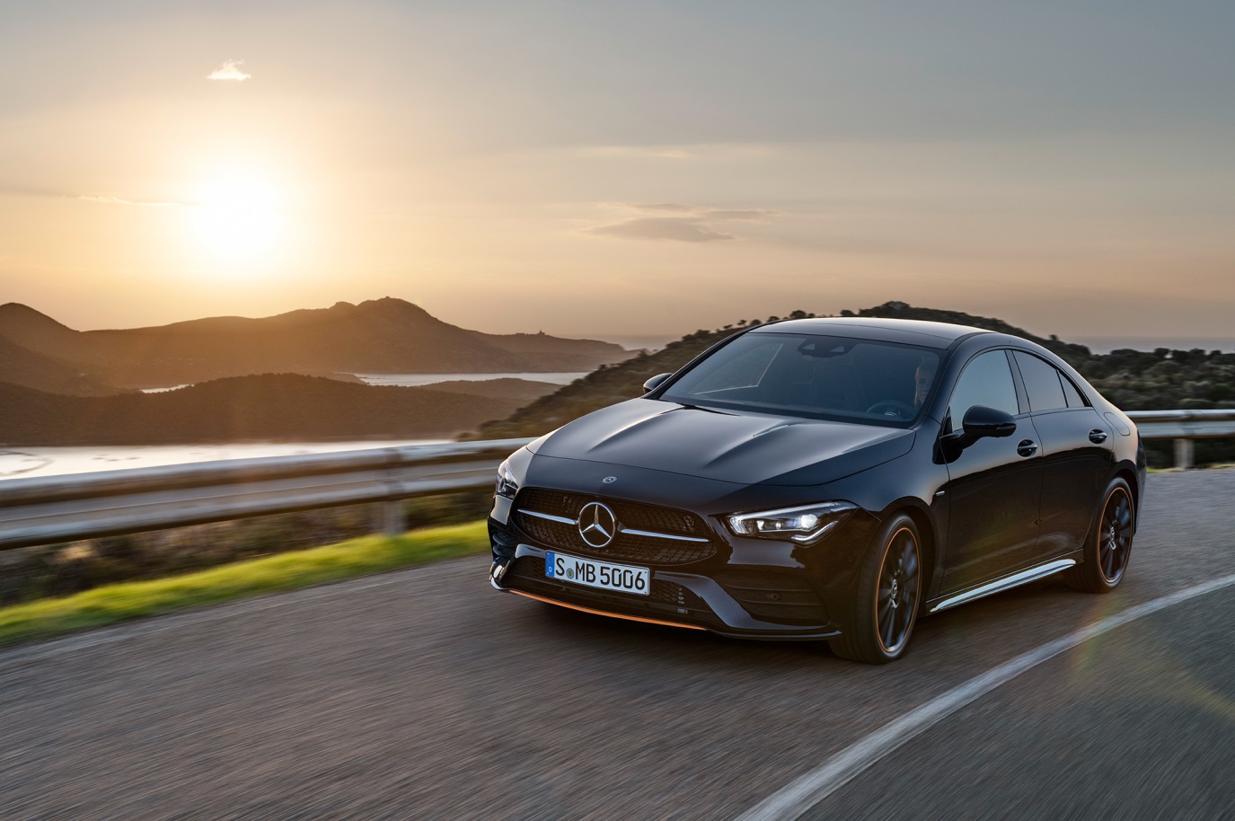 D:\20190123\629-Car Guide\CLA-full\5c35a3baec05c456440000e9.jpg