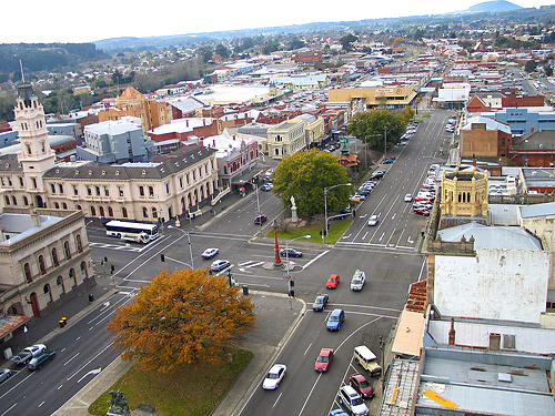 https://upload.wikimedia.org/wikipedia/commons/4/45/Aerialviewgardens.jpg
