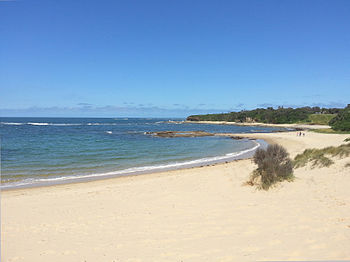 https://upload.wikimedia.org/wikipedia/commons/thumb/8/8a/Safety_Beach_Cape_Paterson.jpg/350px-Safety_Beach_Cape_Paterson.jpg