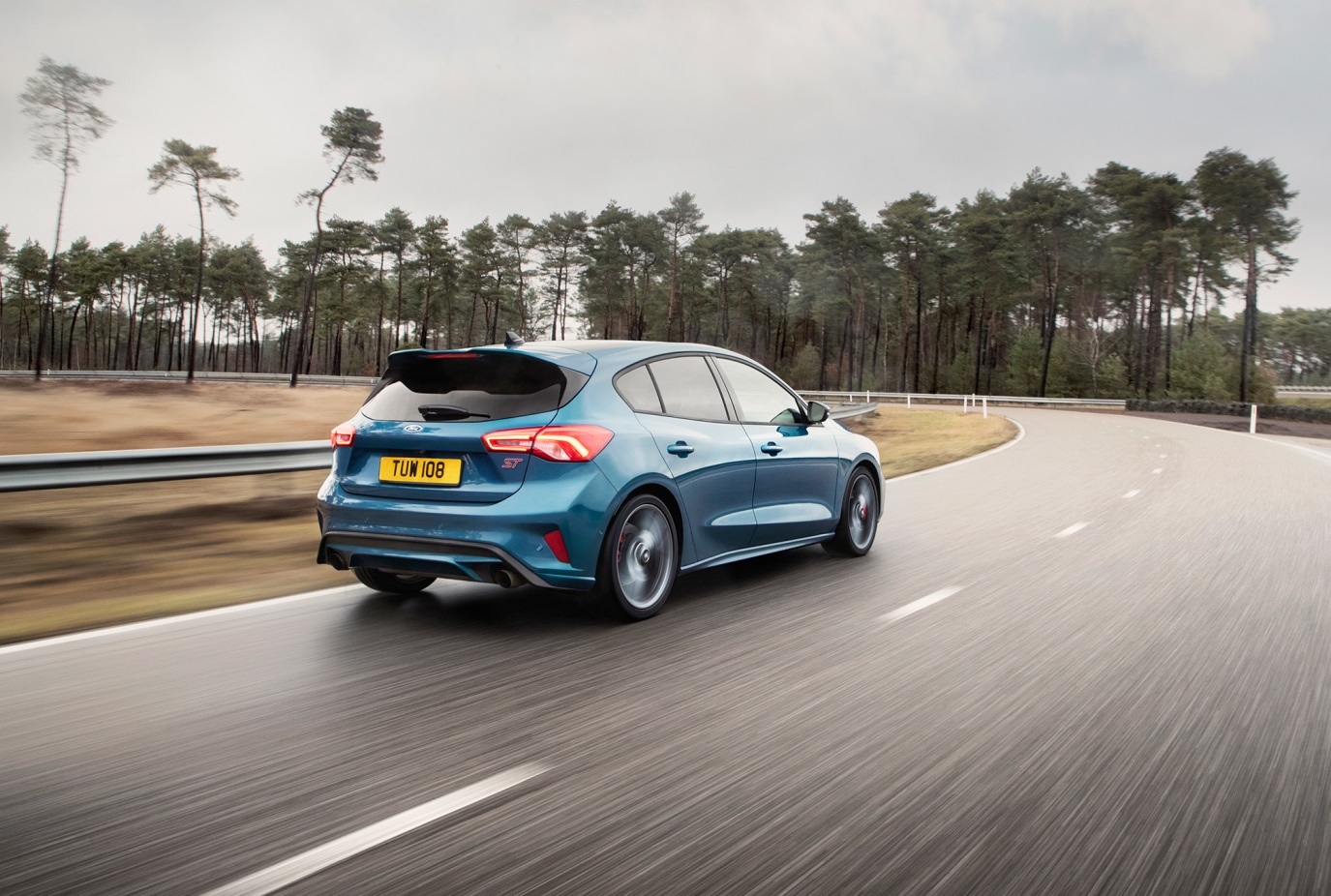 C:\Users\Jialing\Desktop\20190227\634-Car Guide\focus-full\5c6a757bec05c42835000078.jpg