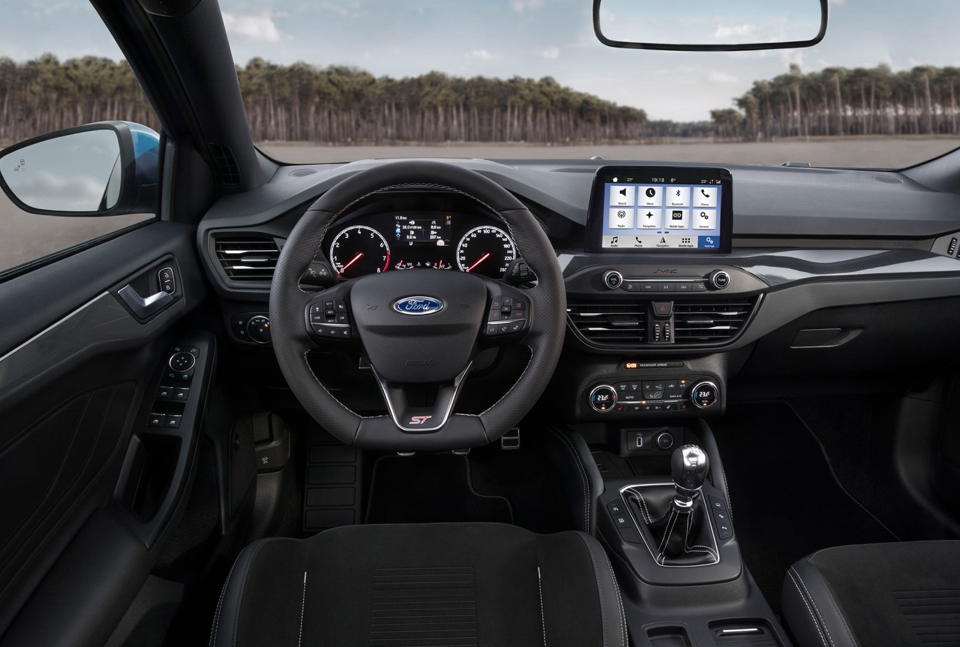 C:\Users\Jialing\Desktop\20190227\634-Car Guide\focus-full\5c6a757dec05c428350000bd.jpg