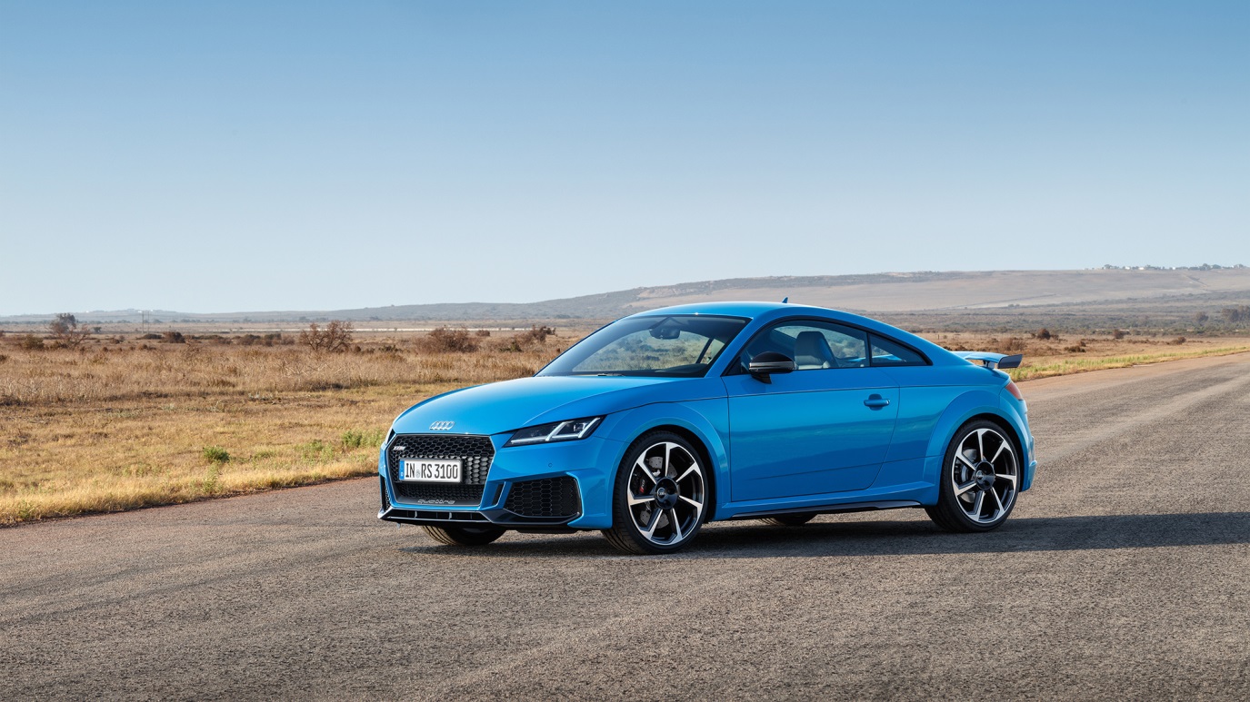 C:\Users\Jialing\Desktop\20190227\634-Car Guide\TT RS - full\5c5aa6bfec05c4bf2d00005c.jpg