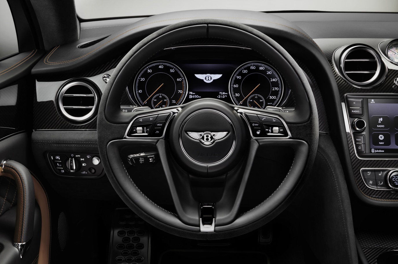 C:\Users\Jialing\Desktop\20190306\20190306\635-Car Guide\bently -half\5c6657bcec05c4ac6d000031.jpg