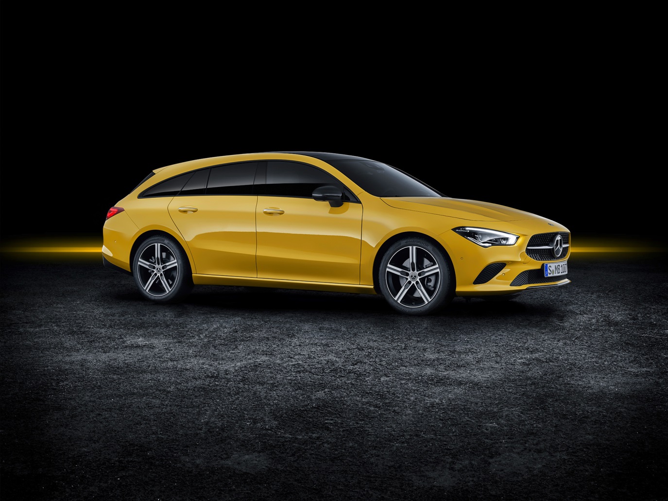 C:\Users\Jialing\Desktop\20190313\636-Car Guide\benz-full\CLA-1.jpg