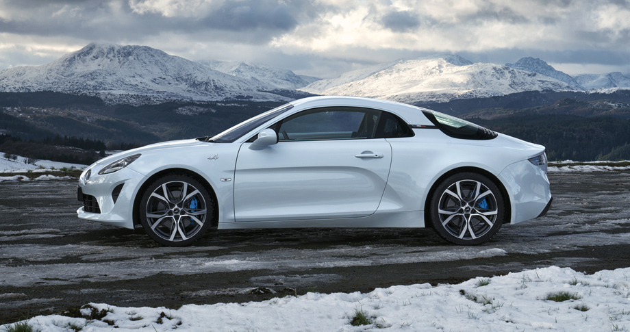 C:\Users\Jialing\Desktop\20190320\637-Car Guide\IPACE-half\5c7d40f1ec05c4317c00012b.jpg