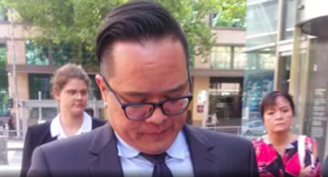 https://australiatoday.com/wp-content/uploads/2019/03/%E5%A2%A8%E6%95%99%E5%B8%88%E9%A3%9E%E6%9C%BA%E4%B8%8A%E7%8C%A5%E4%BA%B5%E5%A5%B3%E5%AD%A6%E7%94%9F.png