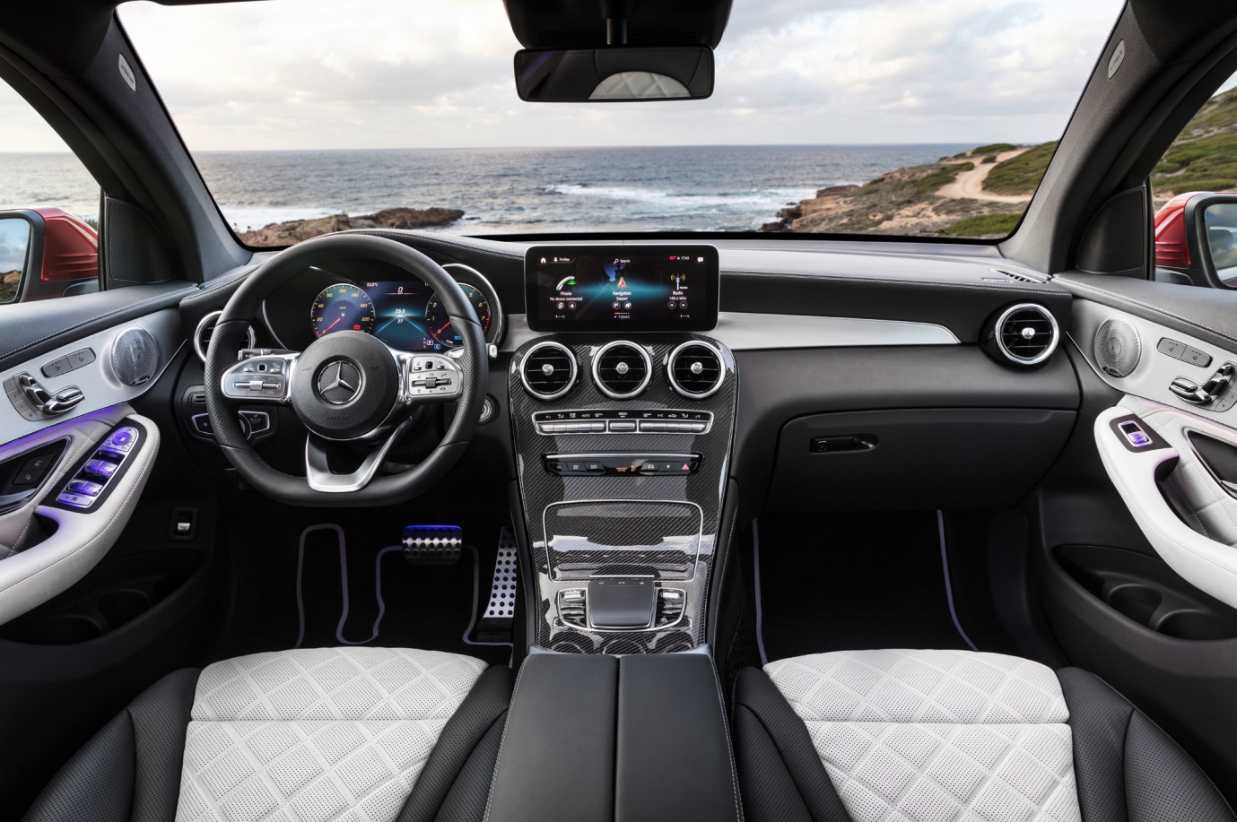 C:\Users\Jialing\Desktop\20190410\640-Car Guide\GLC-full\5c91c61fec05c43b7500003b.jpg