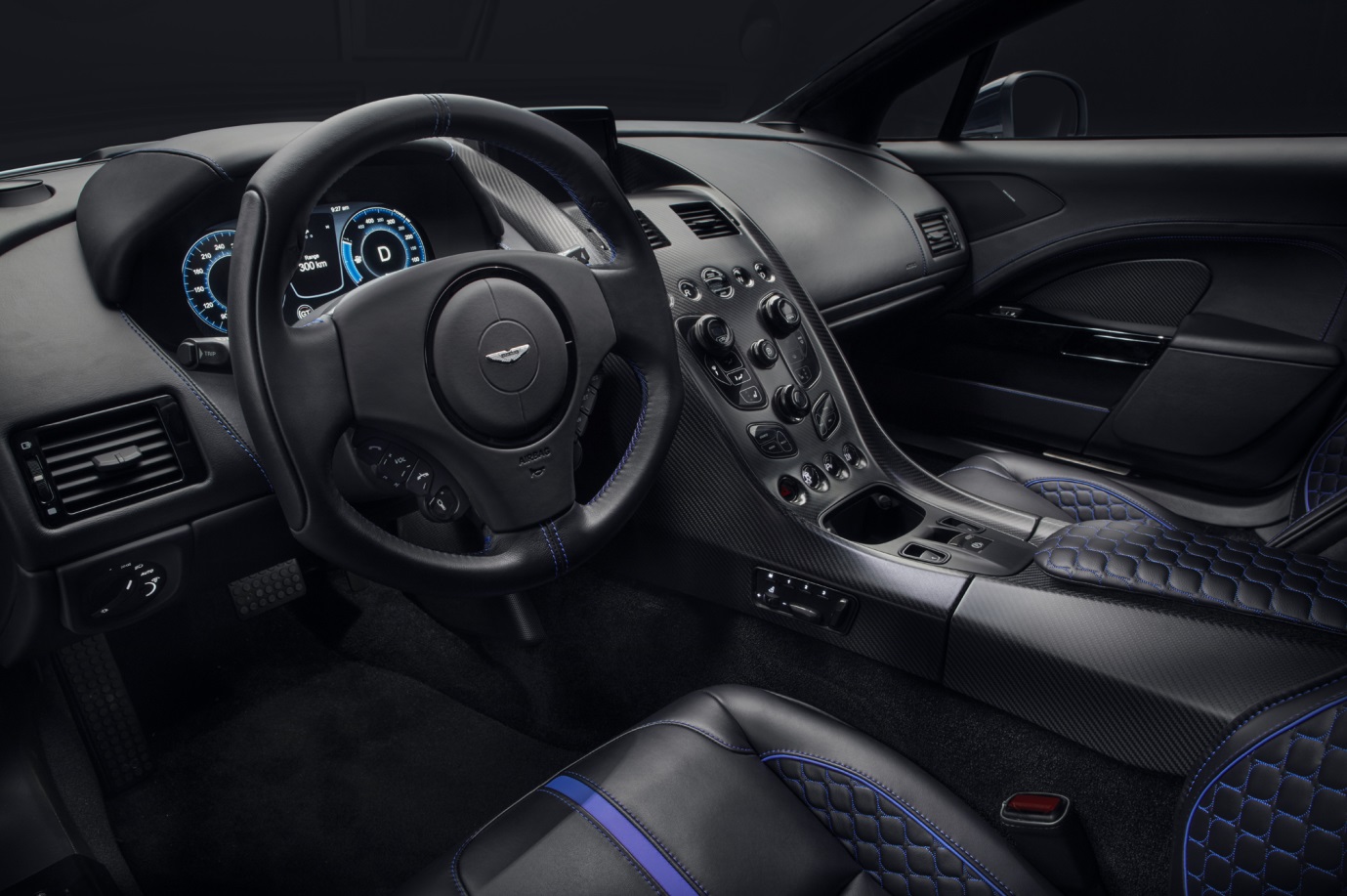 C:\Users\Jialing\Desktop\20190508\Car Guide\am-half\5cb5643eec05c43c71000033.jpg
