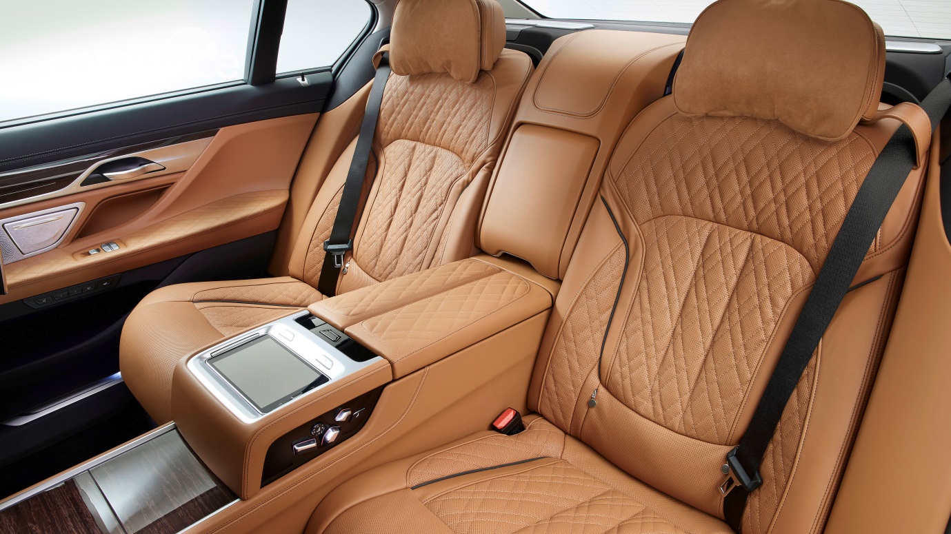 C:\Users\Jialing\Desktop\20190515\Car Guide\bmw7\qelcbvpnpaor5kmstx40.jpg