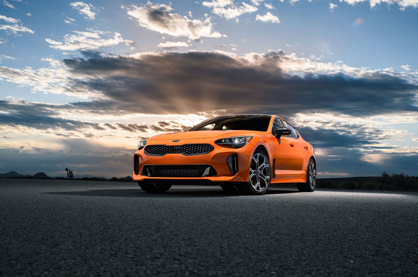 C:\Users\Jialing\Desktop\20190515\Car Guide\Hyundai-full\Stinger-1.jpg