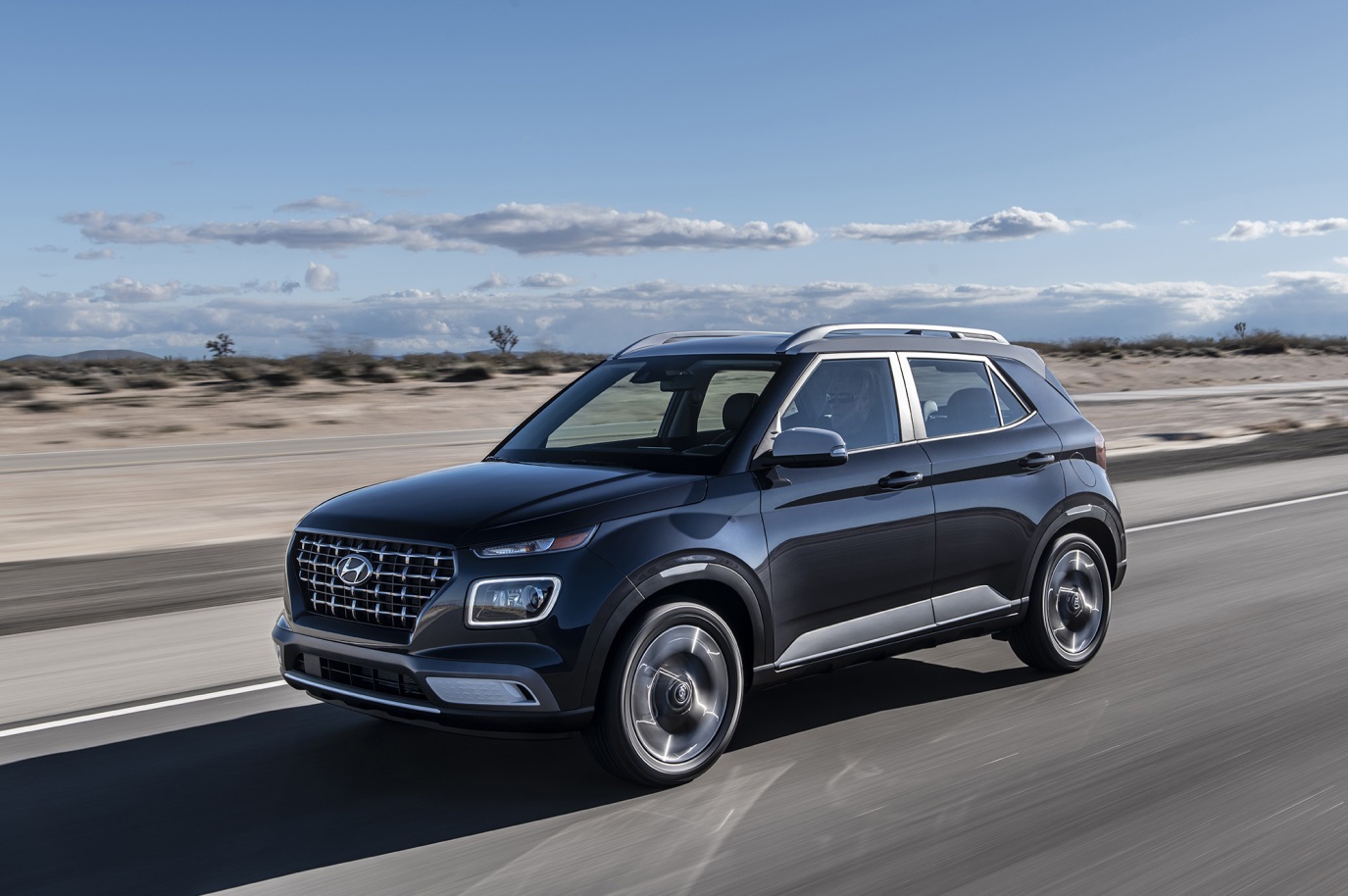 C:\Users\Jialing\Desktop\20190515\Car Guide\Hyundai-full\Venue-1.jpg