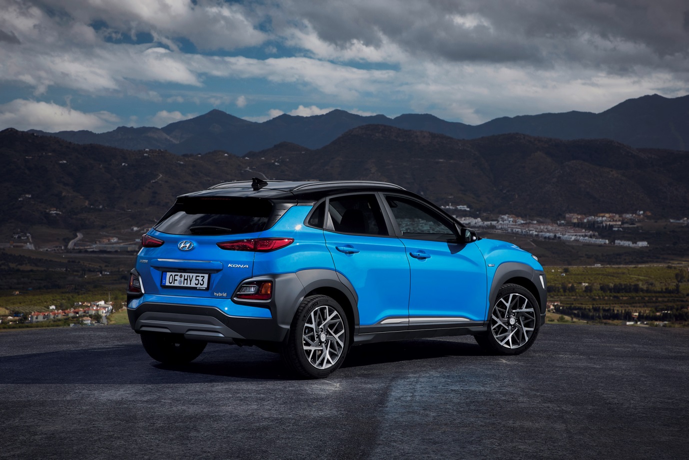 C:\Users\Jialing\Desktop\0619\20190619\Car Guide\KONA-half\5cf675d3ec05c4291f0000c7.jpg
