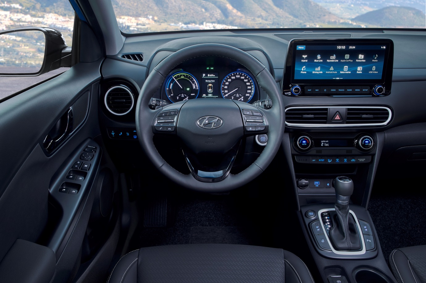 C:\Users\Jialing\Desktop\0619\20190619\Car Guide\KONA-half\5cf675d6ec05c4291f00017f.jpg