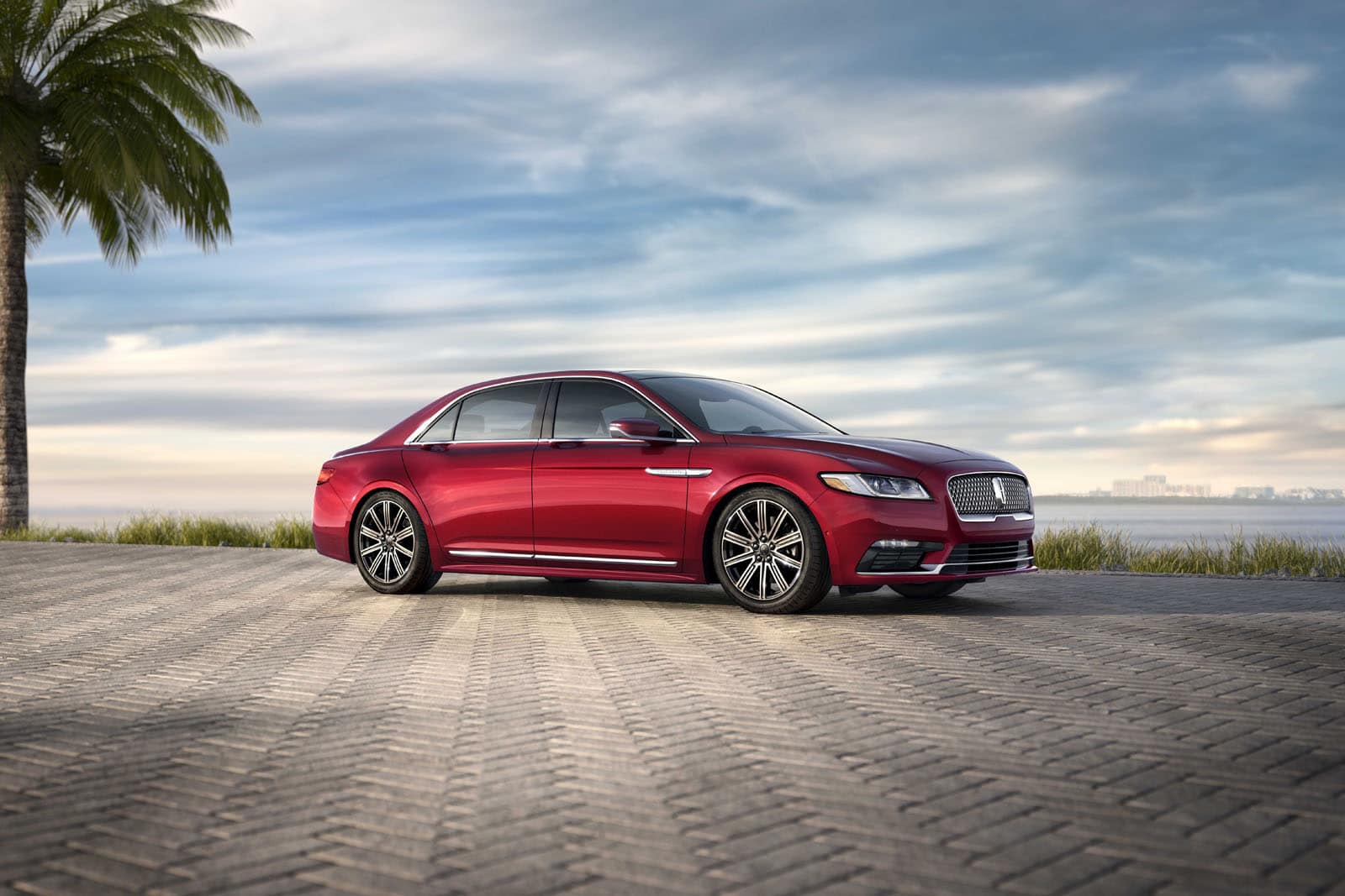 C:\Users\Jialing\Desktop\20190529\Car Guide\iihs-touban\輿諫Continental.jpg