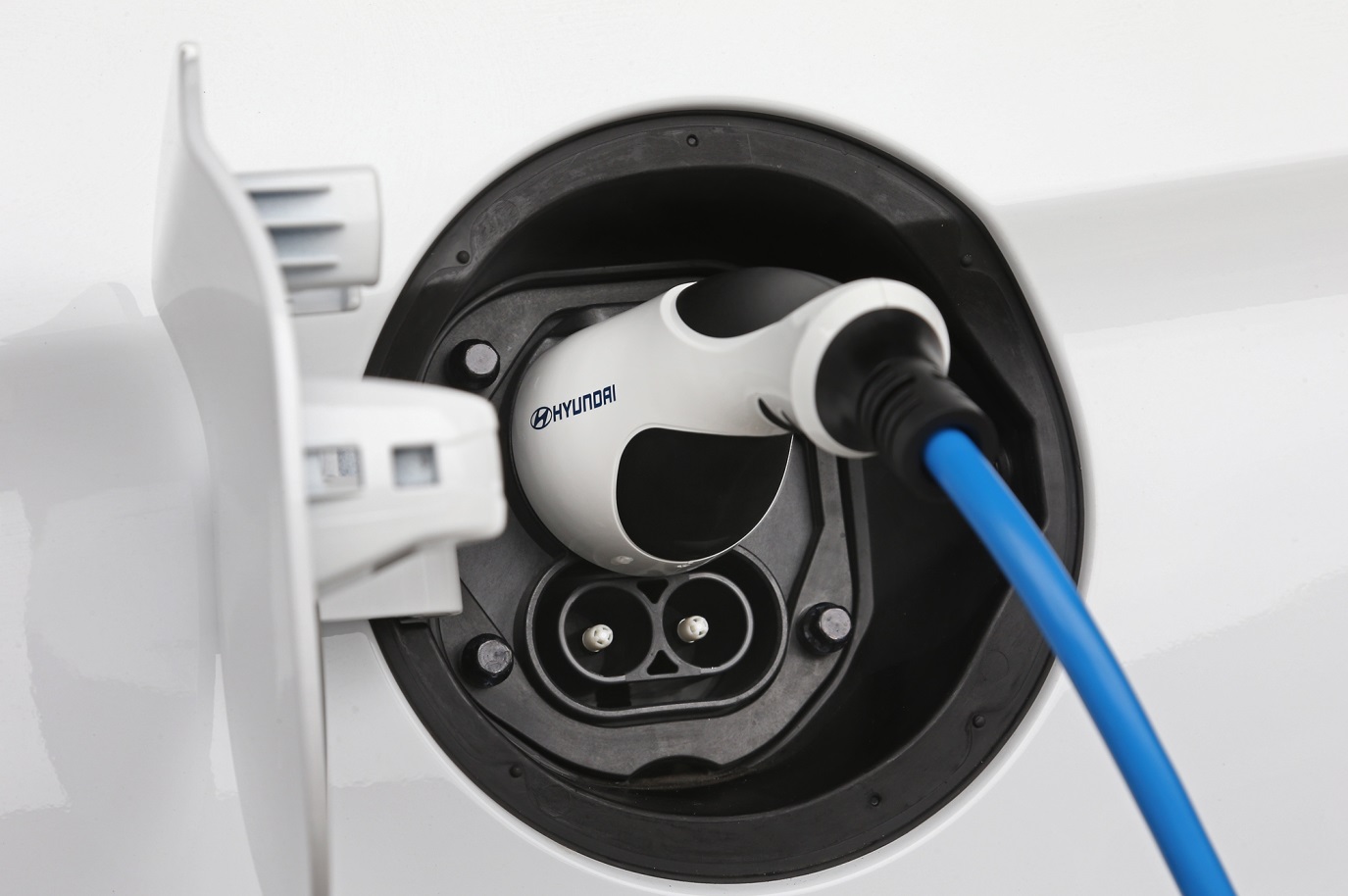 C:\Users\Jialing\Desktop\20190529\Car Guide\Ioniq-half\5cd0507bec05c4623f000228.jpg