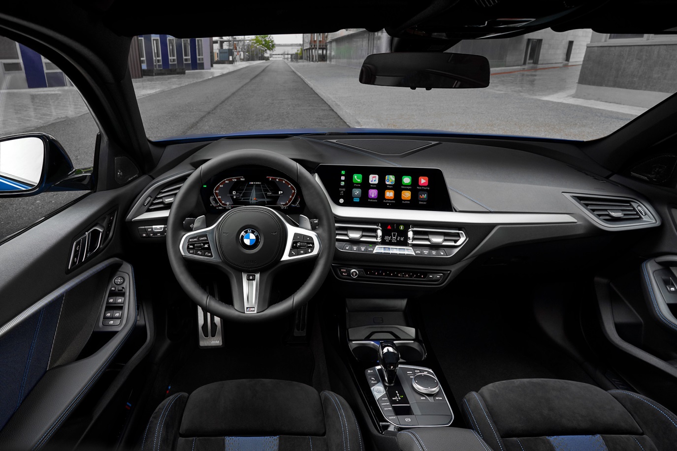C:\Users\Jialing\Desktop\20190605\Car Guide\bmw1-touban\5ceb96ebec05c41468000125.jpg