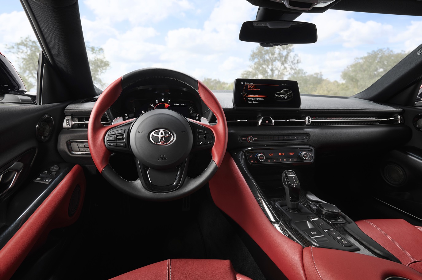 C:\Users\Jialing\Desktop\20190605\Car Guide\supra-half\5c3cc06cec05c4f812000296.jpg