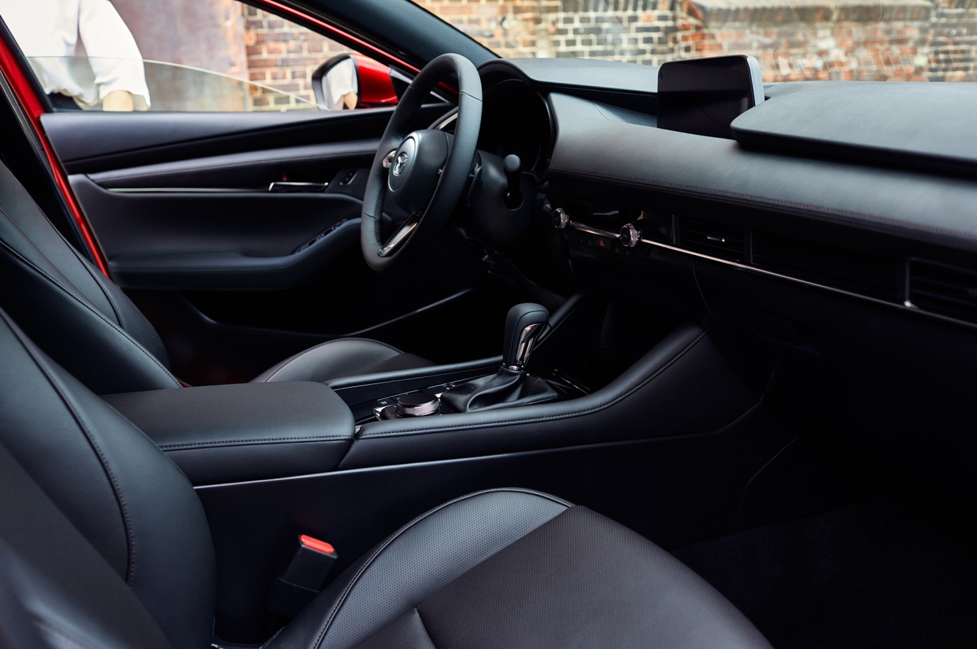 C:\Users\Jialing\Desktop\發給墨爾本20190629\車\mazda3-半版\5bfe4955ec05c468380000a9.jpg