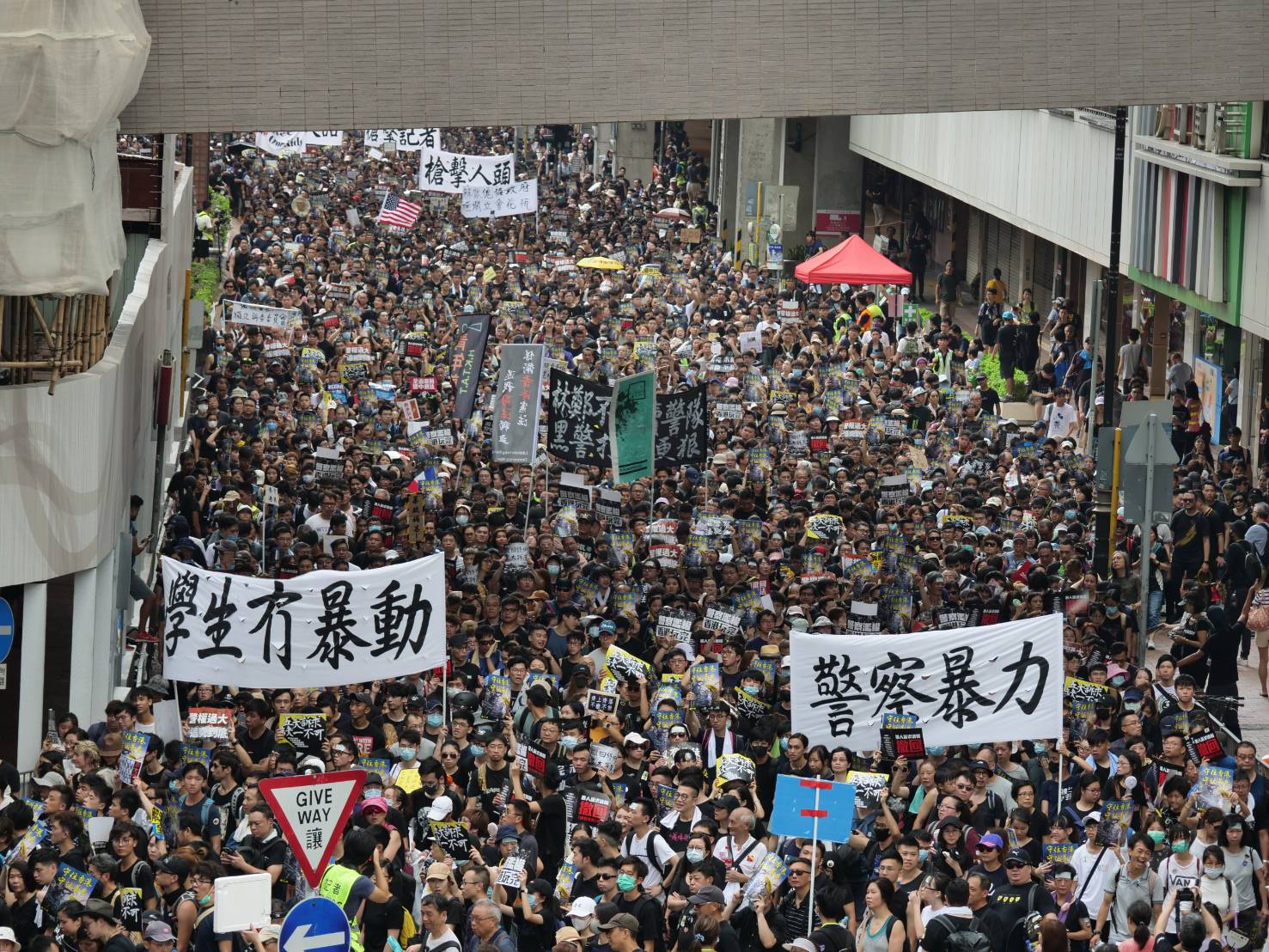 快讯！香港新界沙田举行“反送中“大游行 - 澳洲生活网