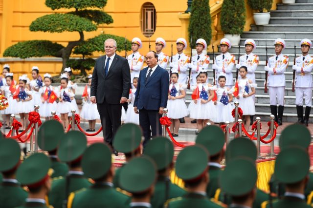 澳總理莫里森伉儷22日至24日對越南進行正式訪問。（NHAC NGUYEN/AFP/Getty Images）