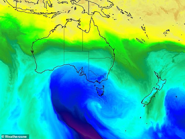 This map shows theÂ massive cold air mass heading towards Australia from the Southern Ocean