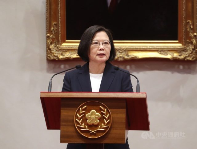 台湾总统蔡英文在台索断交后召开记者会发表讲话（图片来源：中央社）
