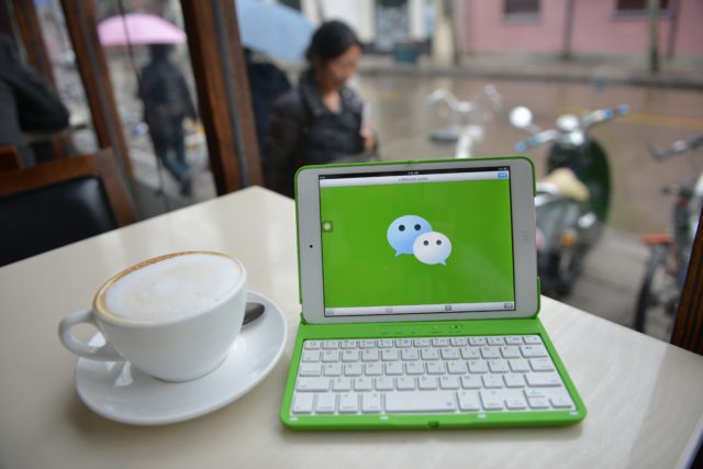 中国即时通讯软件微信（WeChat）。(图片来源：PETER PARKS/AFP via Getty Images)