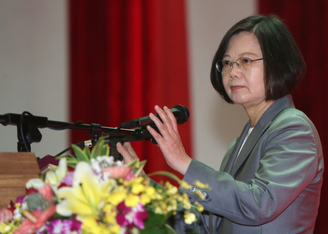 針對蔡英文博士學位事件，前大法官劉鐵錚撰寫親筆公開信說明。 （圖片來源：中央社）