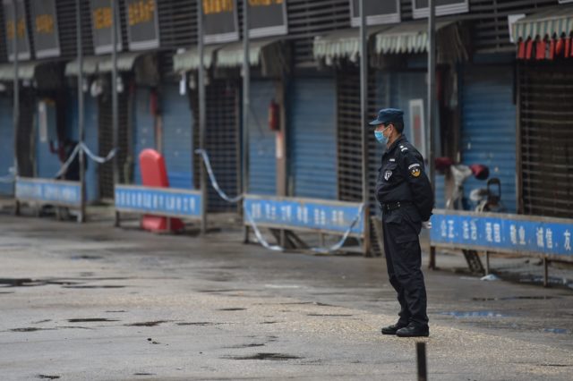 武汉封城街上人迹罕至（图片来源：HECTOR RETAMAL/AFP via Getty Images）