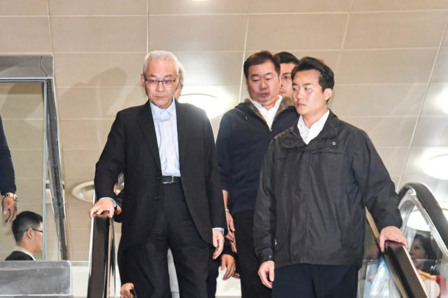 國民黨主席吳敦義因為敗選,15日率領黨務主管總辭。(圖片來源:中央社)