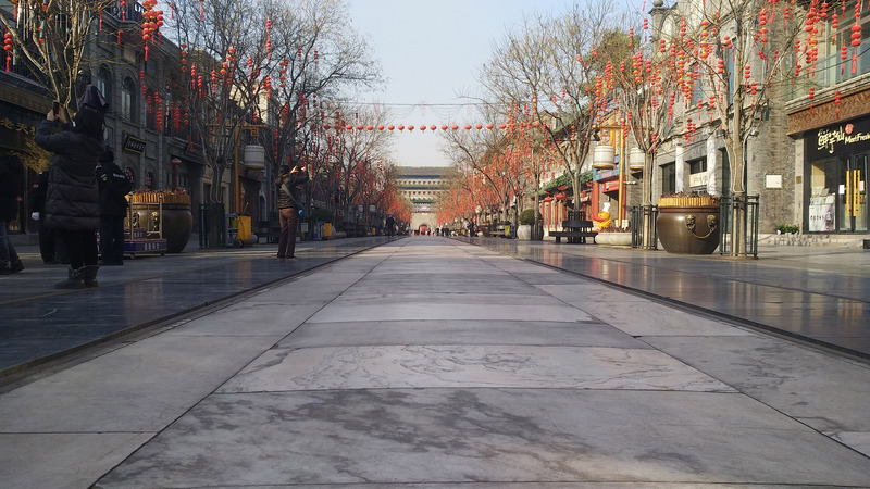 2月23日的北京前门大街几乎空无一人（图片来源：中央社）