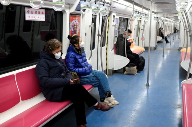 武汉肺炎疫情不断蔓延引发民众恐慌北京常年拥堵的地铁如今乘坐人数寥寥无几（图片来源：WANG ZHAO/AFP via Getty Images）