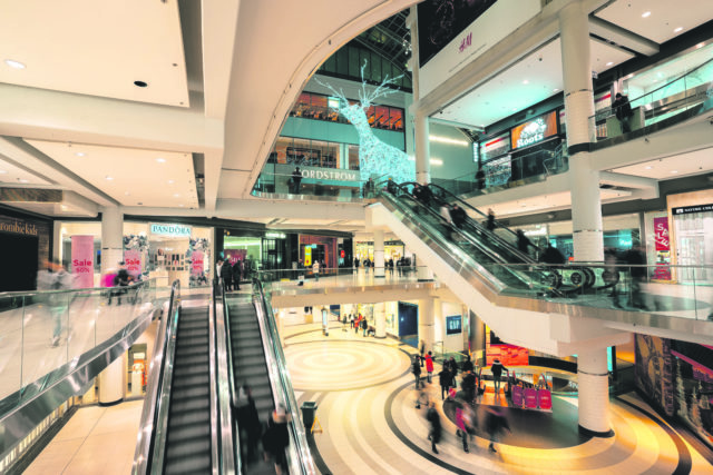大型购物商场重开 客流稳步回升
