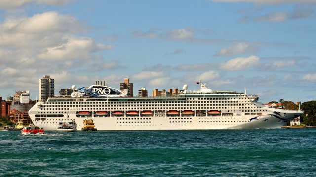 Pacific Explorer ，郵輪