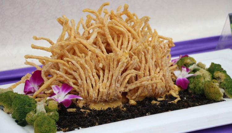 烤珊瑚魚（圖片來源：微博截圖）