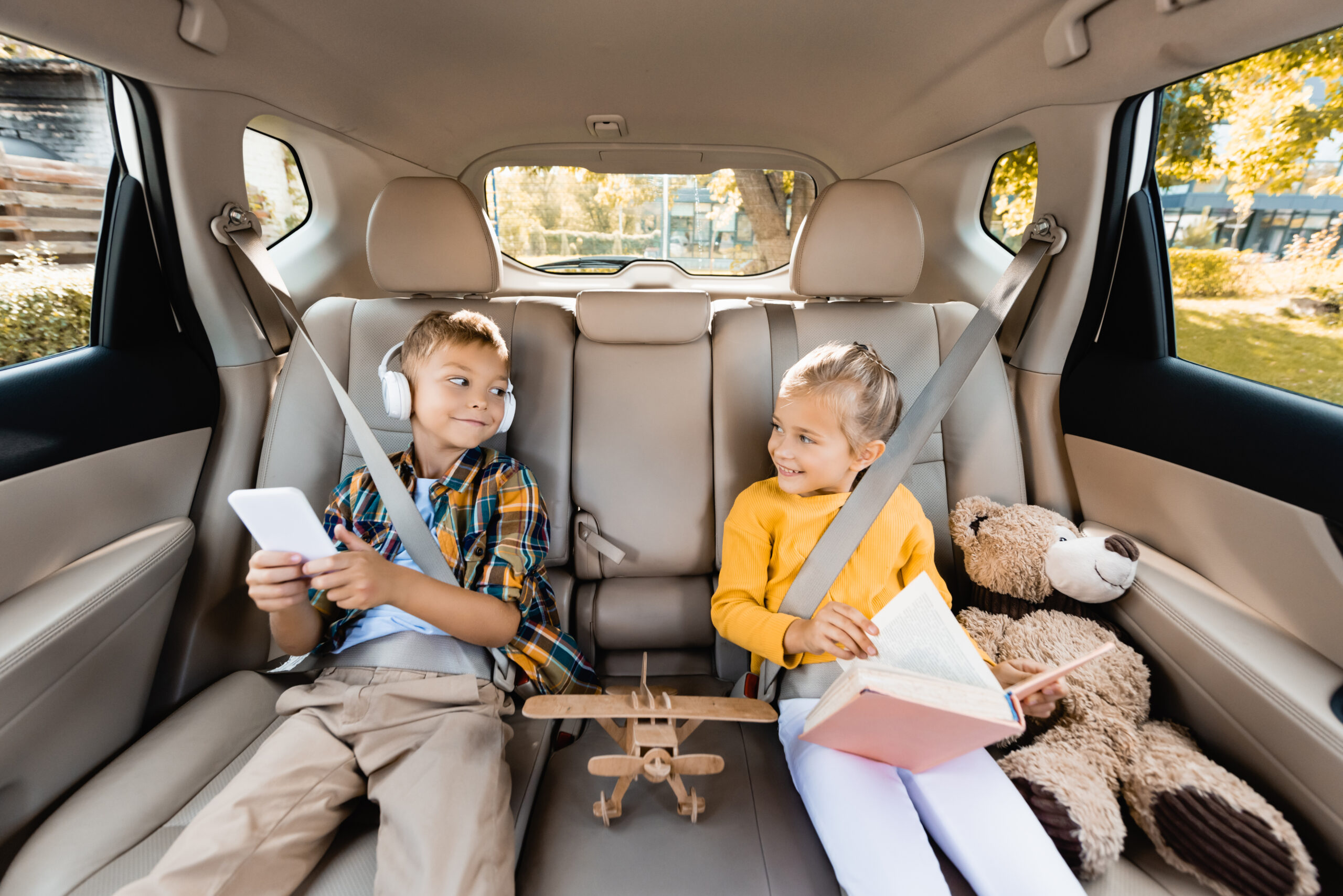 孩子在车内坐在哪里才安全？｜汽车消费报告_搜狐汽车_搜狐网